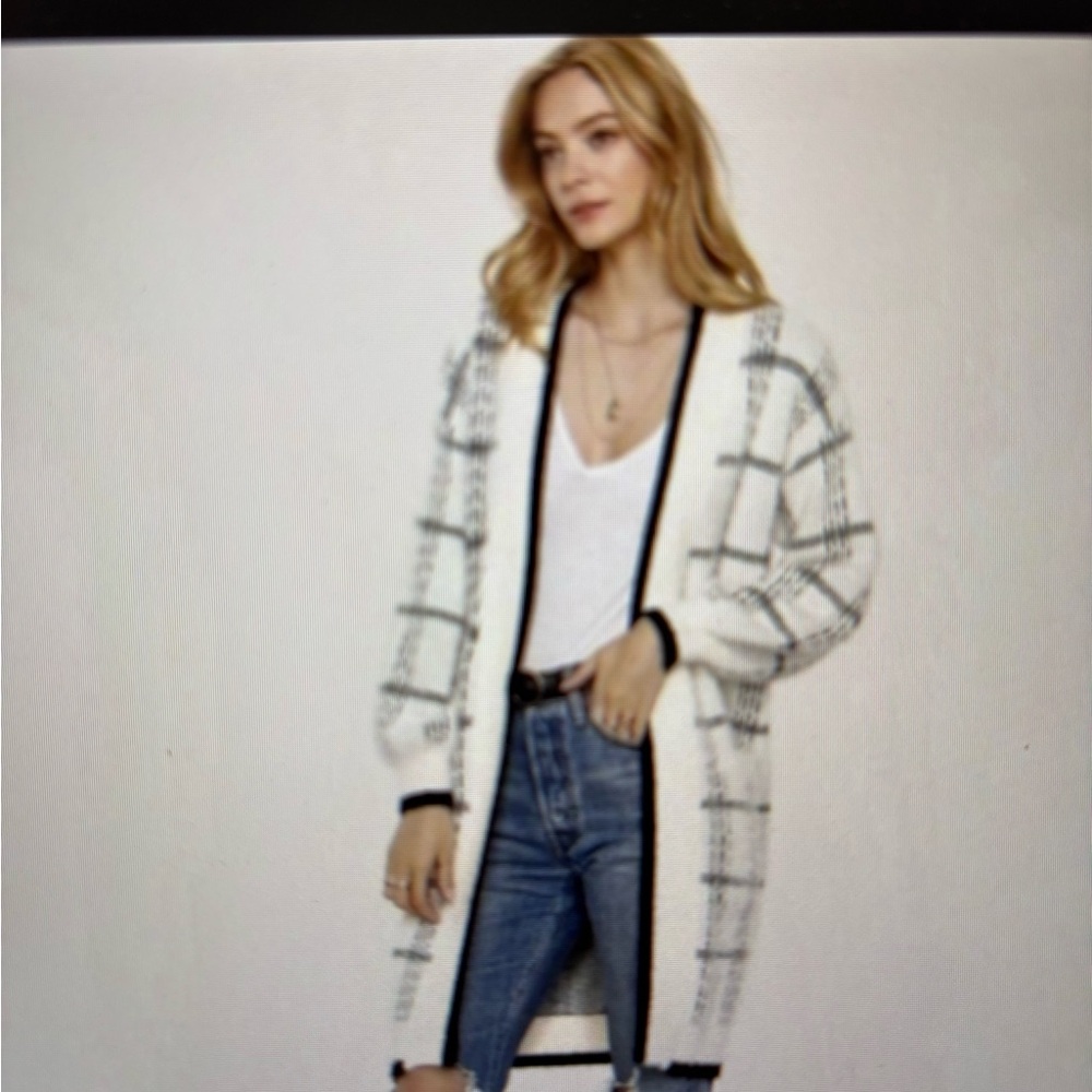 Heartloom Cream and Black Knit Cardigan